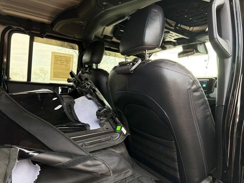 Used 2024 Jeep Wrangler Willys image 29