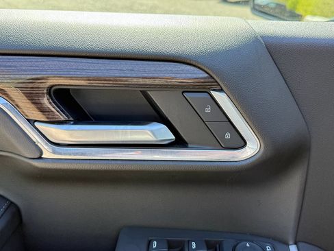 Certified 2025 Chevrolet Silverado 1500 LT AWD/4WD image 17