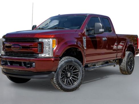 Used 2017 Ford F250 XLT image 5