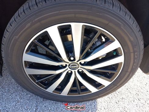 Used 2024 Nissan Pathfinder Platinum w/ Lighting Package (N93) image 12