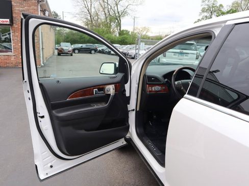 Used 2014 Lincoln MKX AWD w/ Equipment Group 102A image 19