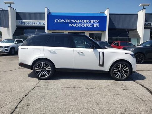 Used 2025 Land Rover Range Rover SE AWD/4WD image 1