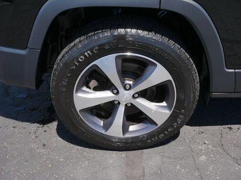 Used 2020 Jeep Cherokee Limited AWD/4WD image 8