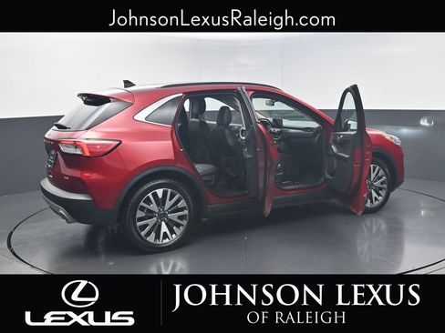 Used 2020 Ford Escape Titanium image 18