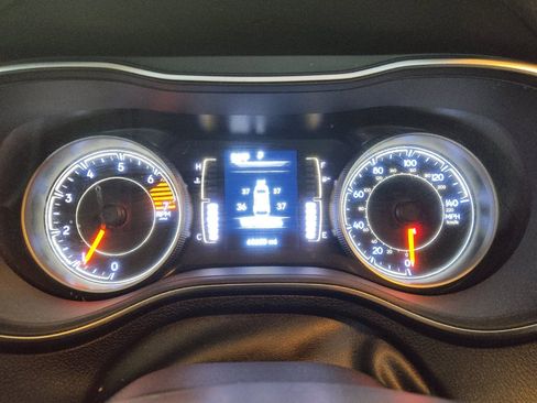 Used 2020 Jeep Cherokee Latitude w/ Cold Weather Group image 23