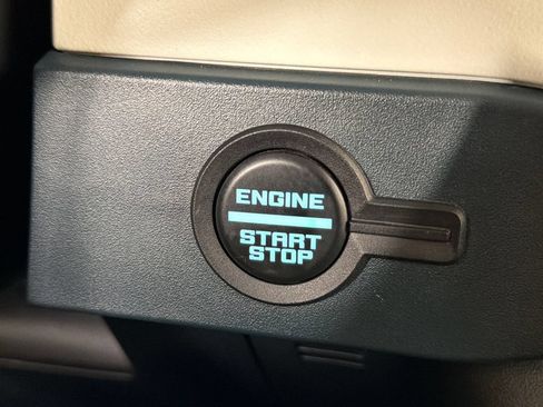 Used 2025 Ford Bronco Heritage Edition AWD/4WD image 6