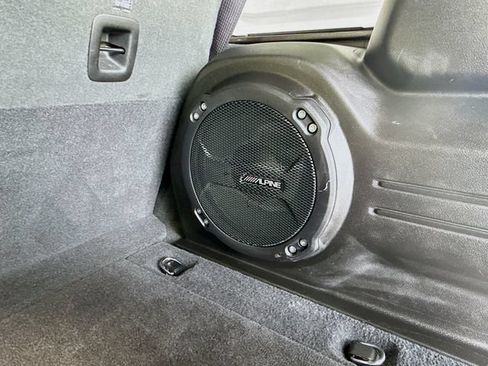 Used 2025 Jeep Wrangler Unlimited Sahara AWD/4WD image 34