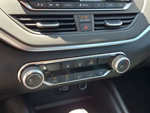 Used 2022 Nissan Altima 2.5 S FWD image 12