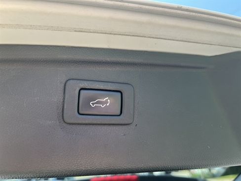 Used 2017 Subaru Outback 3.6R Limited AWD/4WD image 17