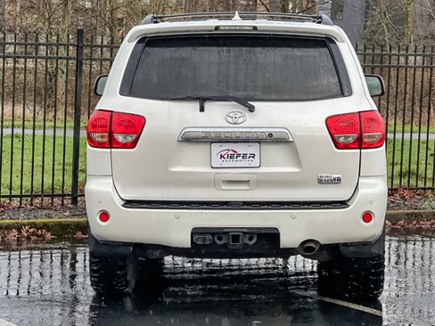Used 2014 Toyota Sequoia Platinum image 5