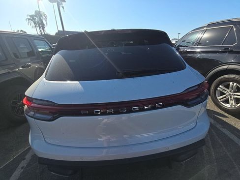 Used 2023 Porsche Macan AWD/4WD image 7