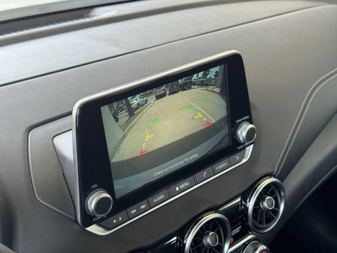 Used 2025 Nissan Sentra SV FWD image 19