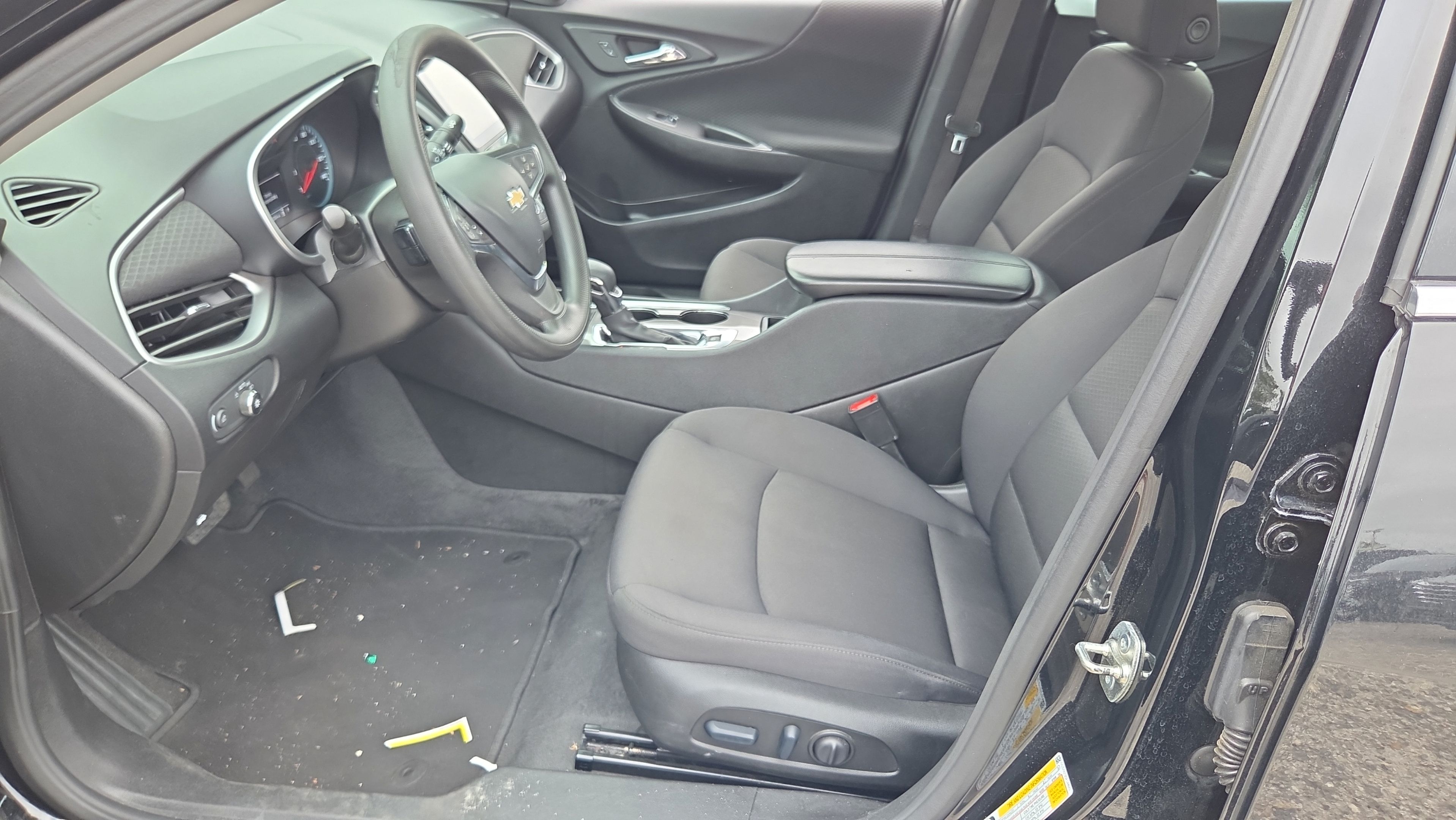 Used 2025 Chevrolet Malibu LT FWD image 9