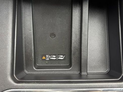 Used 2019 Chevrolet Silverado 1500 High Country w/ Technology Package image 29