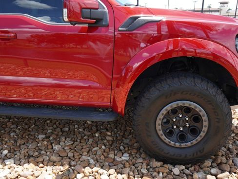 Used 2025 Ford F150 Raptor AWD/4WD image 10