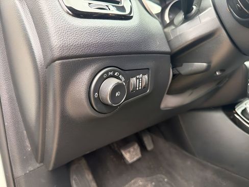 Used 2018 Jeep Compass Limited w/ Navigation Group AWD/4WD image 22
