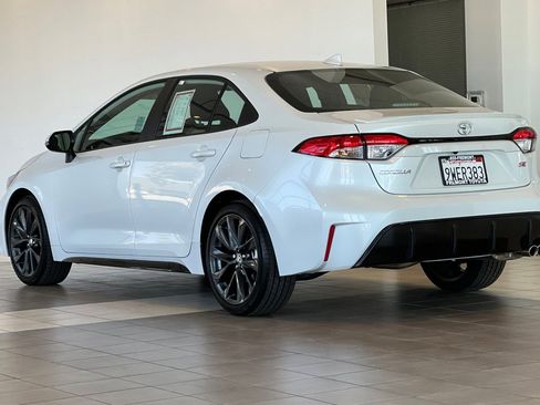 Certified 2026 Toyota Corolla SE w/ SE Package FWD image 6