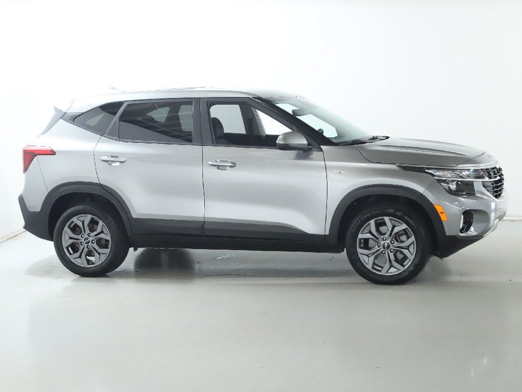 Used 2024 Kia Seltos LX AWD/4WD image 11