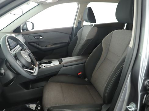 Used 2021 Nissan Rogue SV image 9