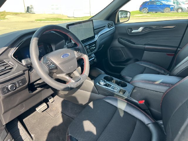 Used 2024 Ford Escape ST-Line w/ Tech Pack #1 AWD/4WD image 32