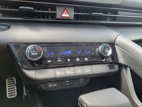 Used 2025 Hyundai Elantra Sport image 23