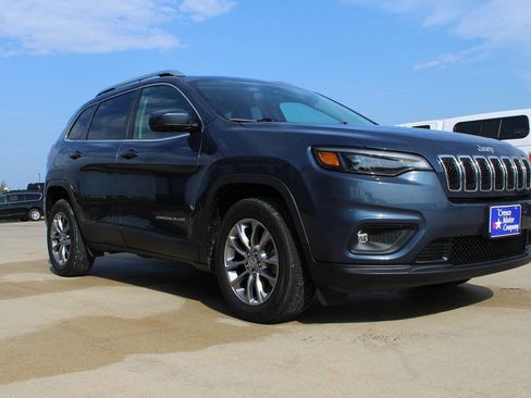 Used 2020 Jeep Cherokee Latitude Plus w/ Travel & Safety Group image 3