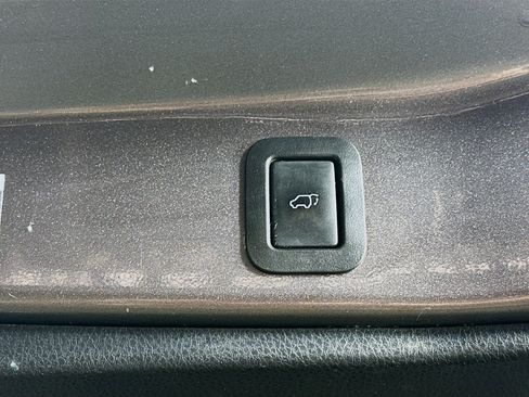 Used 2019 Toyota Highlander Limited Platinum w/ Carpet Mat Package (TMS) AWD/4WD image 31