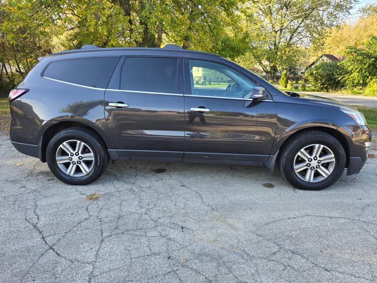 Used 2017 Chevrolet Traverse LT AWD/4WD image 4