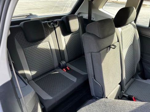 Used 2020 Volkswagen Tiguan S image 25