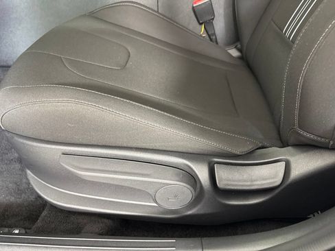 Certified 2025 Hyundai Elantra SEL FWD image 15