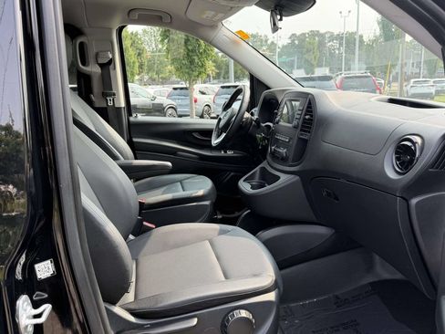 Used 2023 Mercedes-Benz Metris Passenger image 11