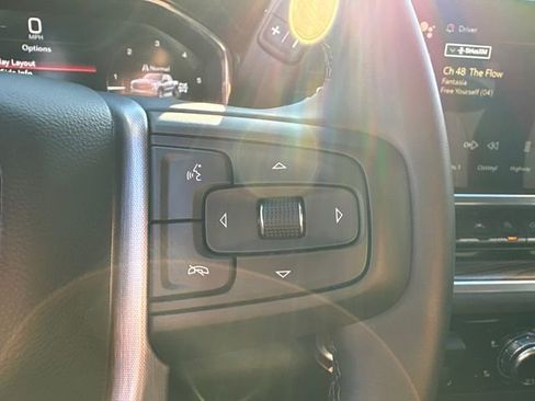 Used 2025 GMC Sierra 1500 Elevation image 31