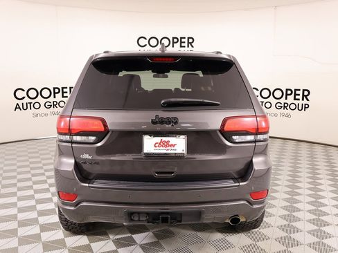 Used 2021 Jeep Grand Cherokee Laredo X image 22
