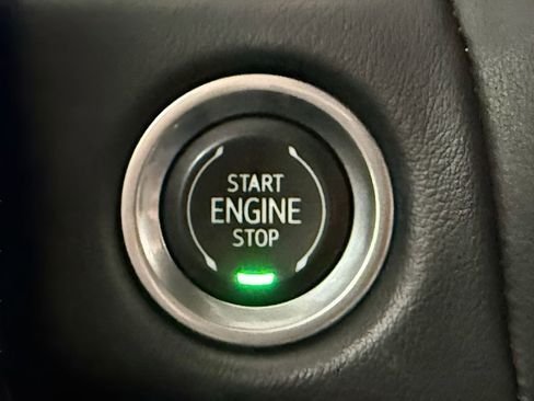 Used 2023 Chevrolet Suburban Premier image 20