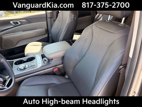 Certified 2026 Kia Carnival LXS FWD image 13