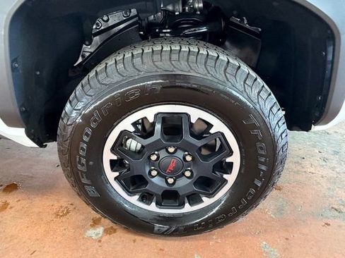 Used 2024 Toyota Tacoma TRD Off-Road image 8
