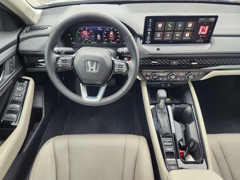 Used 2024 Honda Accord Touring image 11
