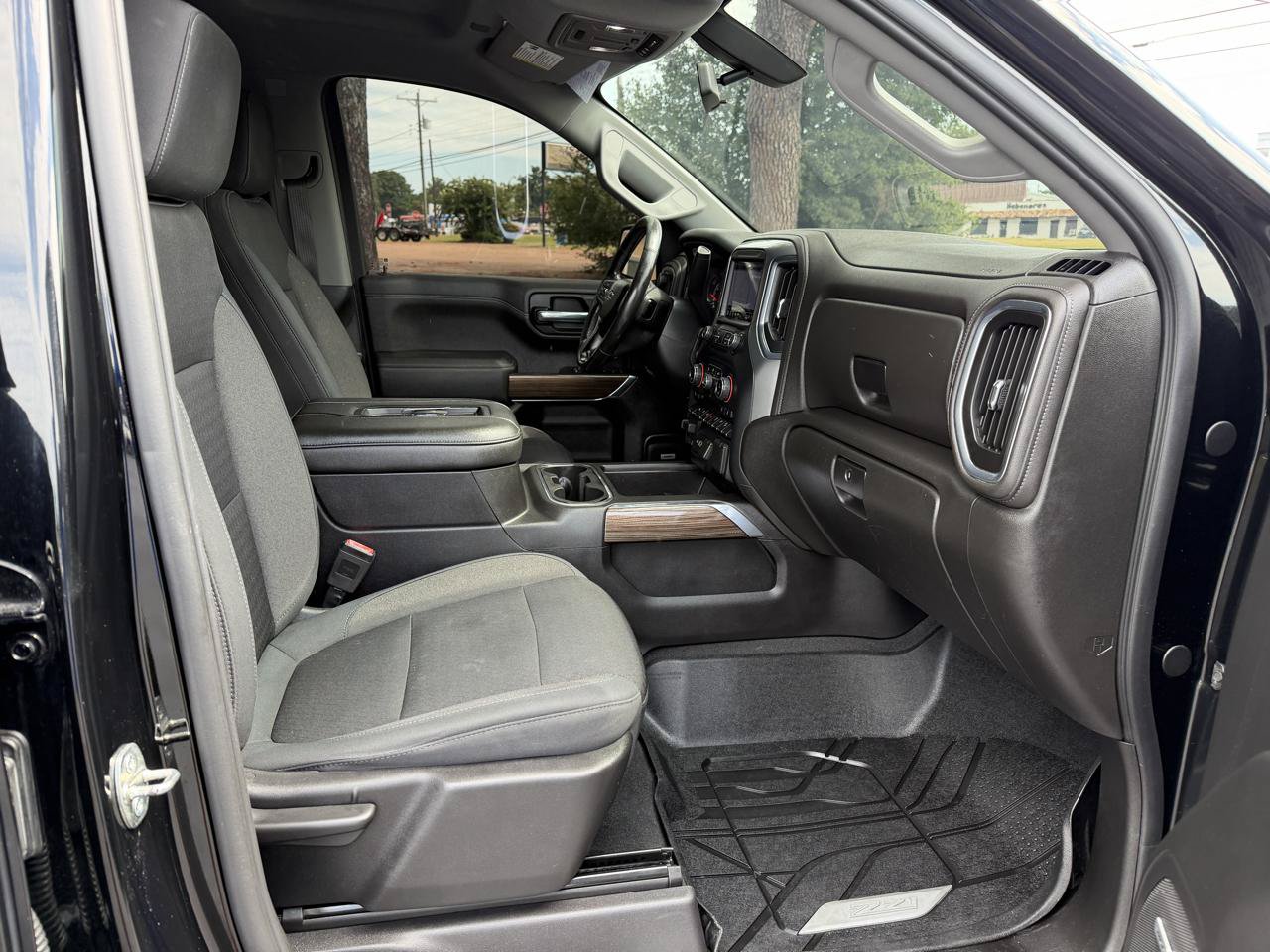 Used 2019 Chevrolet Silverado 1500 RST AWD/4WD image 12