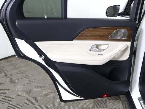 Used 2024 Mercedes-Benz GLE 450 4MATIC image 28