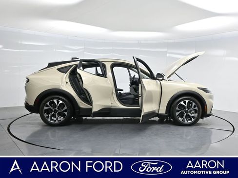 Used 2025 Ford Mustang Mach-E Select image 4