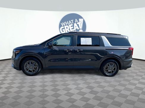 Certified 2025 Kia Carnival EX image 8