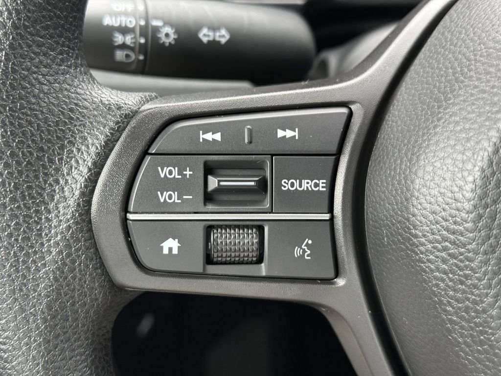Used 2025 Honda CR-V LX image 18