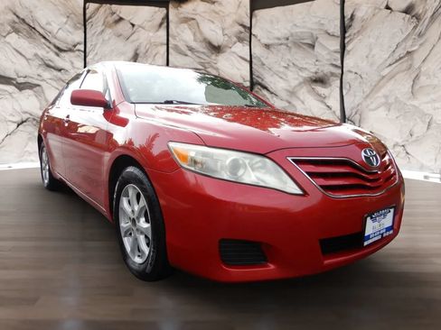 Used 2011 Toyota Camry LE w/ LE Extra-Value Pkg FWD image 6