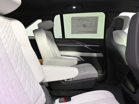New 2026 Cadillac Escalade IQ Sport 1 w/ LPO, Floor Liner Package AWD/4WD image 17
