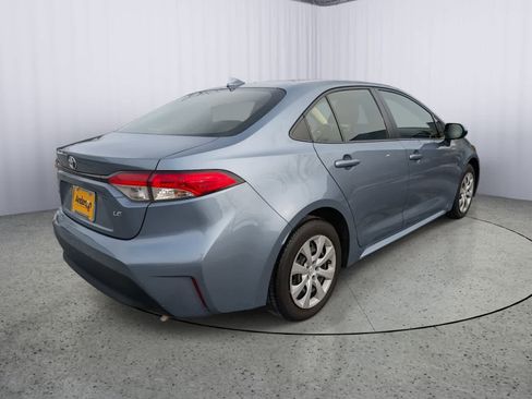 Used 2023 Toyota Corolla LE image 3