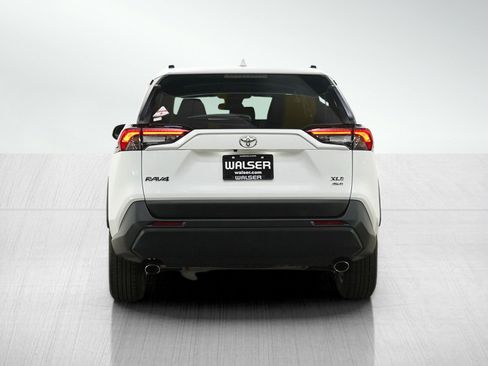 Used 2025 Toyota RAV4 XLE AWD/4WD image 4