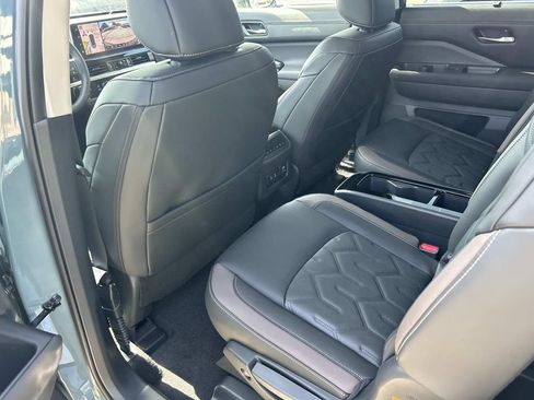 New 2026 Nissan Pathfinder Platinum AWD/4WD image 19
