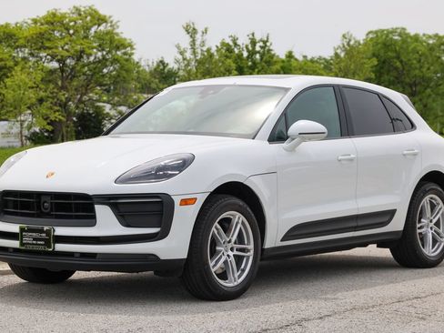 Certified 2026 Porsche Macan AWD/4WD image 31
