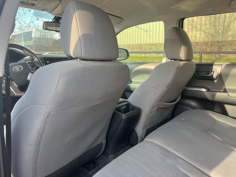 Used 2019 Toyota Tacoma SR5 image 13