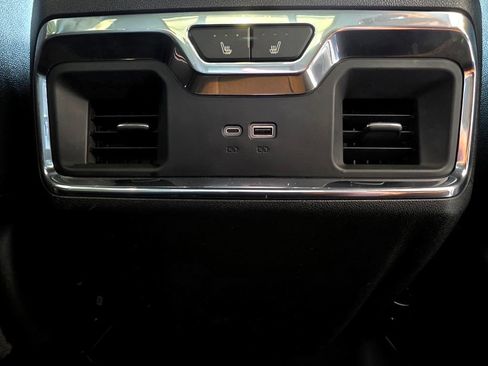 Used 2024 Chevrolet Silverado 2500 High Country w/ High Country Premium Package AWD/4WD image 80